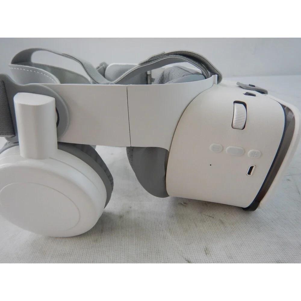 TiCCoonuts Z6WHITE - VR Headset Glasses with Bluetooth Headphones, White